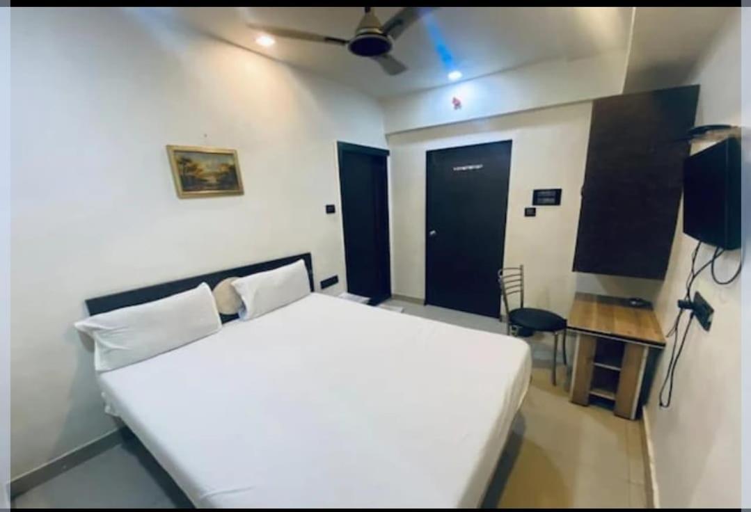 Hotel Shubham Residency Mahape Navi Mumbai Esterno foto